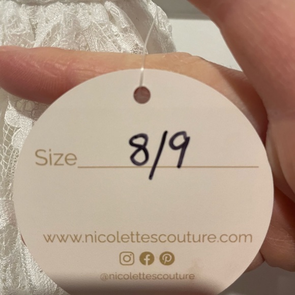 Girls white dress - Picture 3 of 4